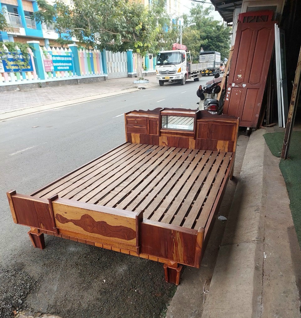 thanh-ly-giuong-go-cu-gia-cao